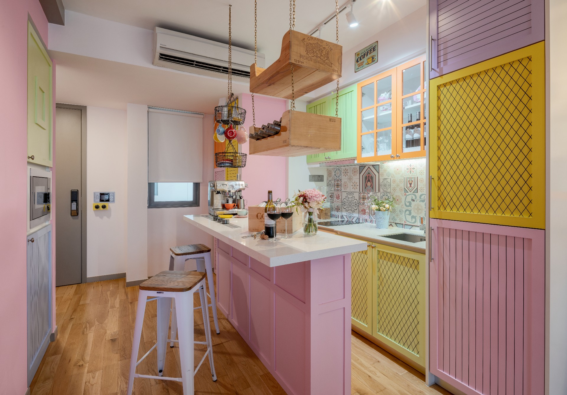 10 Colourful Kitchen Cabinets Designs