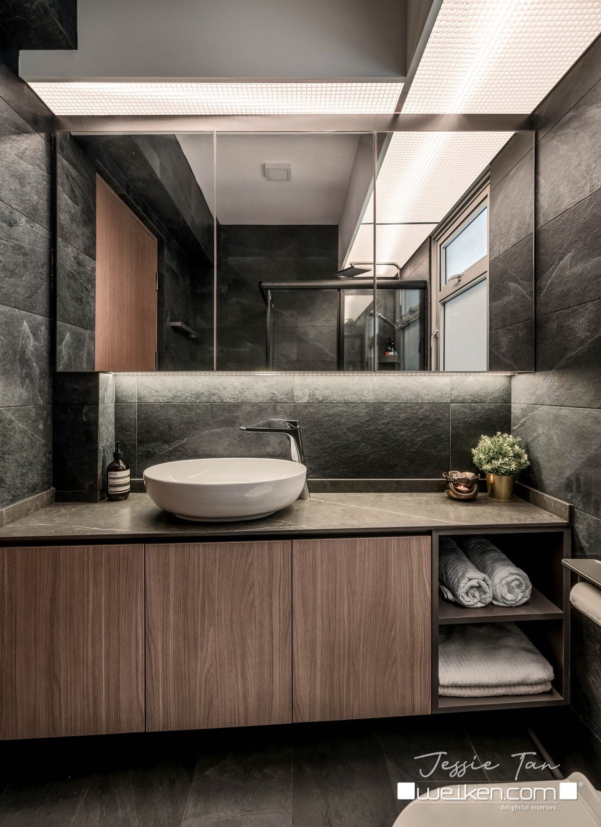 HDB Bathroom Lighting: 7 Modern Options for Ambience &