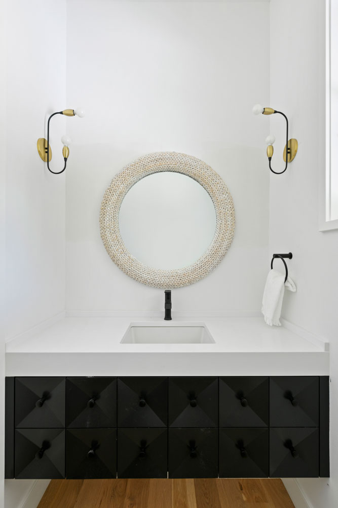 Modern-Colonial-Powder-Bath